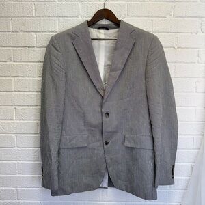 Hugo Boss Gray Blazer with Structured Shoulders